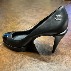 Authentic Chanel Black Leather Cap-Toe Pumps – Size 40