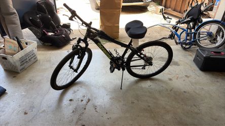 Mongoose women bike