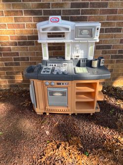 Little Tikes Play Kitchen