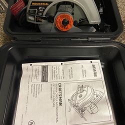 Craftsmen plug in Saw