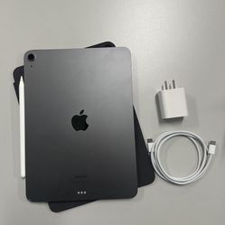iPad Air 5 (M1) 10.9” + Apple Pencil 2 + Apple Smart Folio + Charger