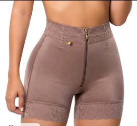 Vero Milan high waist short