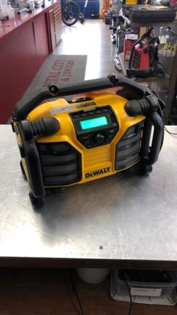 1003 Dewalt DCR015 12v/20v Lithium Ion Jobsite Radio & Charger W/ 1.5ah Battery 554949