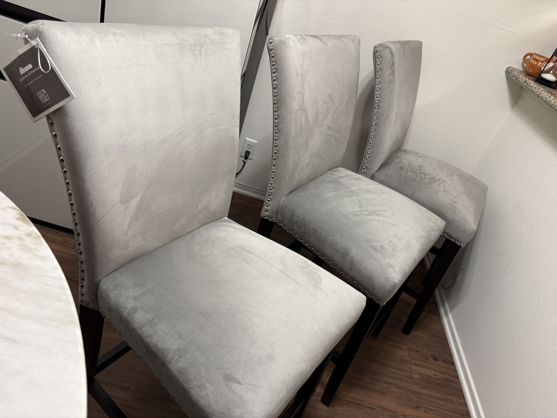 Counter Top Velvet Chairs