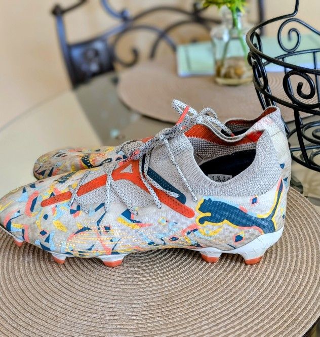 PUMA Neymar Mens Future 7 Ultimate. Size 9