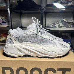 Size 10 - adidas Yeezy Boost 700 V2 Low Static *MINT* (2021 Release)