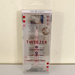 Brand New - Earth Therapeutics Softouch Tweezer in Pink