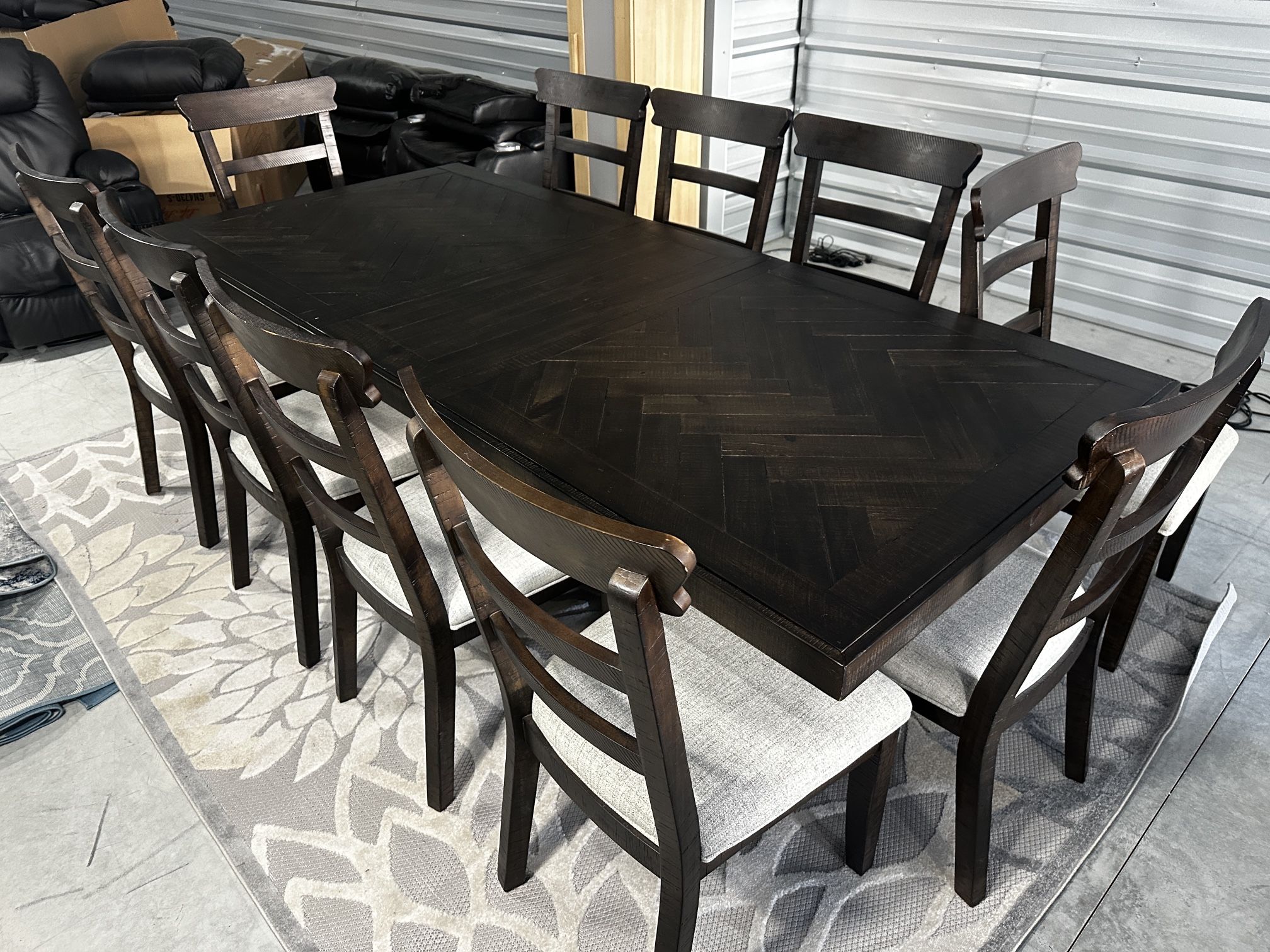 Dinning Table With 10 Chairs