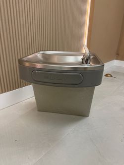 Elkay water fountain