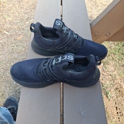 Adidas Tennis Shoes  Size. 91/2 