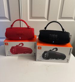 JBL CHARGE 6  ORIGINAL 💯  💯 ($145 EACH) NOT NEGOTIABLE