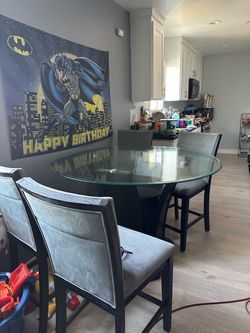 Circle Table