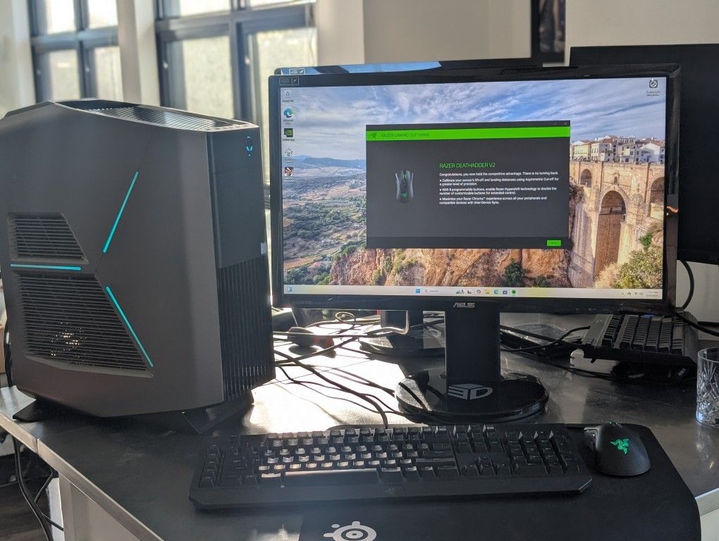 Desktop PC Setup: Alienware Aurora R7  Nvidia RTX 2080 Super, i7, 32GB, 2TB + ASUS 144Hz 24" + Razer