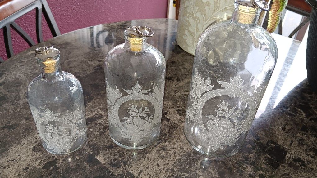 GORGEOUS 😍VINTAGE FROSTED ETCHED GLASS APOTHECARY JARS ~ CORK/METAL STOPPERS!