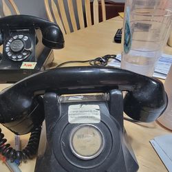 Vintage 1940"s 
Antique Art Deco  Monophone Hotel Phone $62
Black & Heavy
Pick up in Harlingen near Walmart.
Antiques, Telephones & Flags

