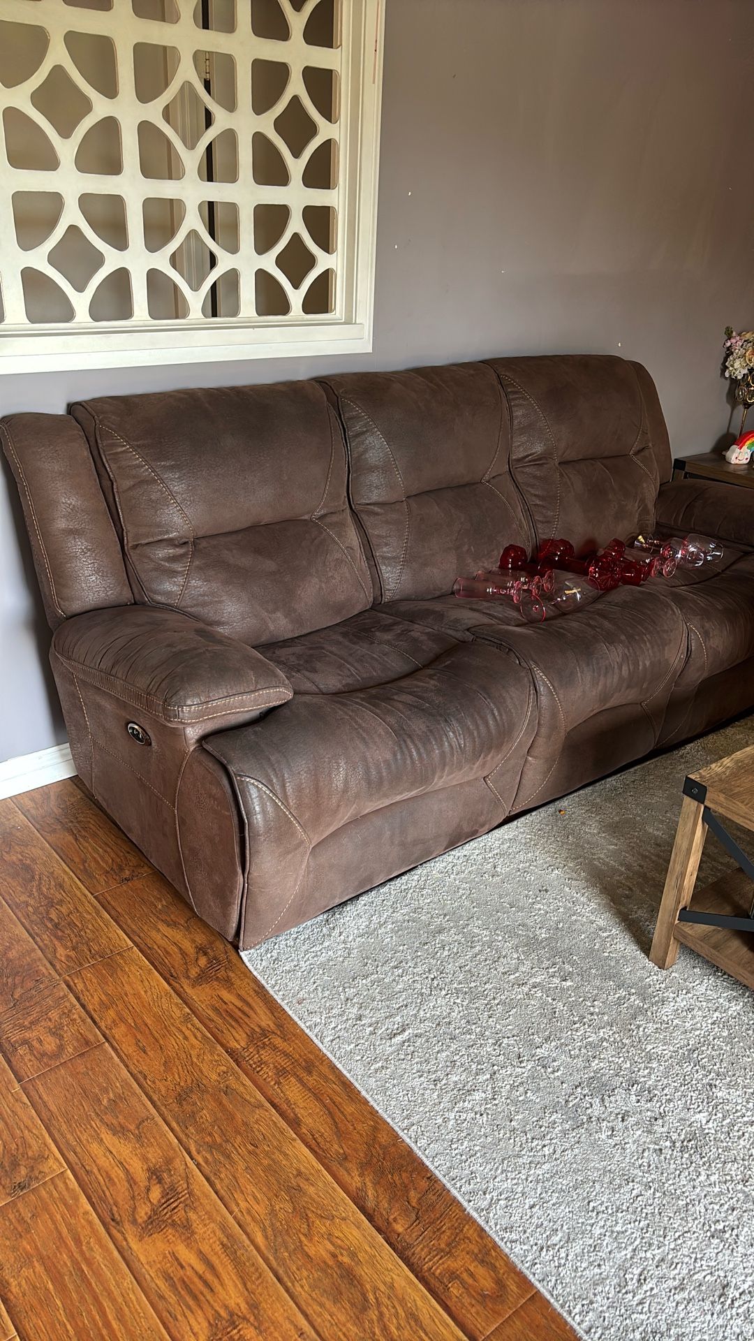 Reclining sofa