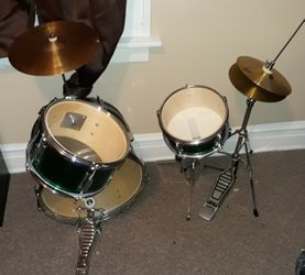 5 piece Used kids drum set