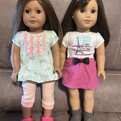 2 American Girl Dolls With Accessories 