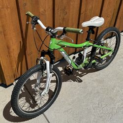 Specialized HotRock Mountain Bike 20” 