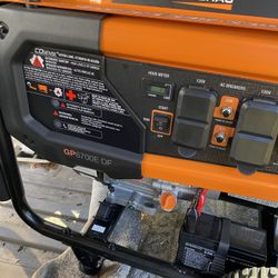 Never Used GENERAC 8250 Watt Generator Propane Or Fuel Powered 1200$ New 