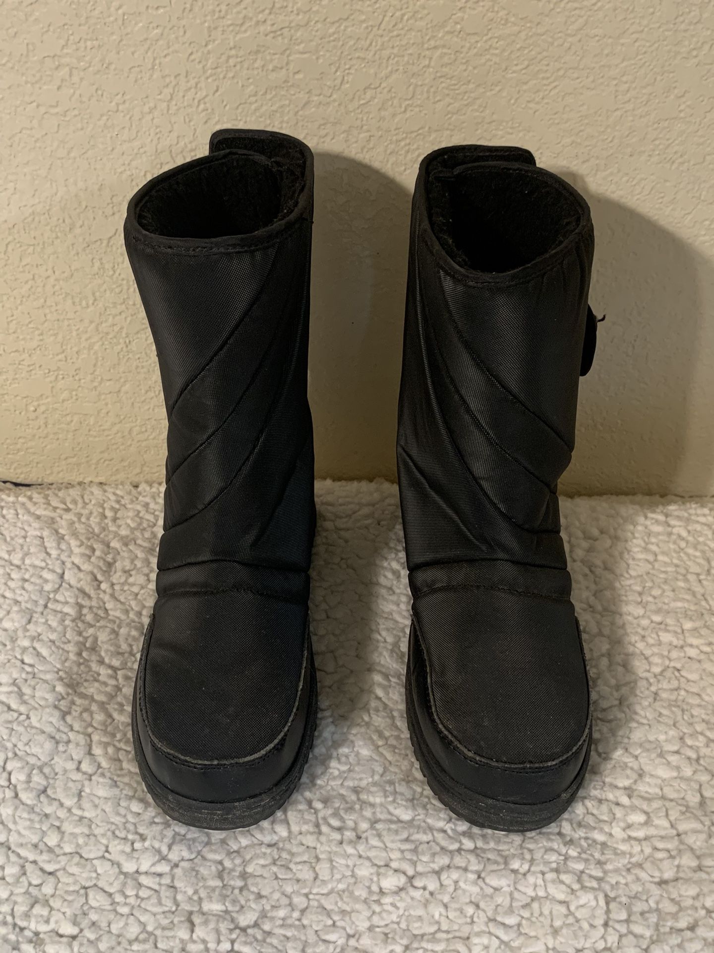 Snow Boots Size 5 
