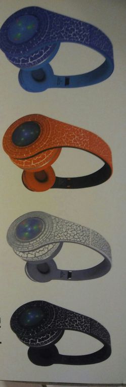 Bluetooth wireless headset ,earphones hear music and answer calls SD card slot FM radio