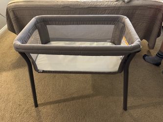 Chicco LullaGo Anywhere Bassinet