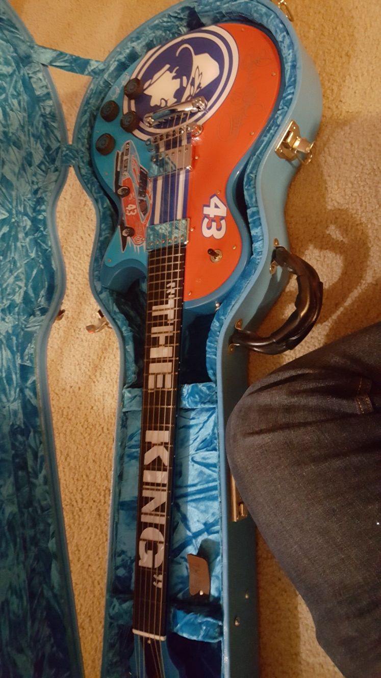 #12 of 43 Gibson Richard petty les paul