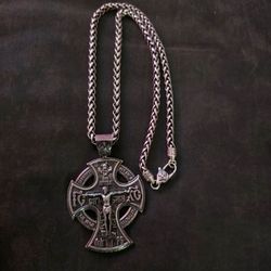 Big 5mm wheat chain heavy pendant double sided jesus on one side St Benedict on the other killing demons
