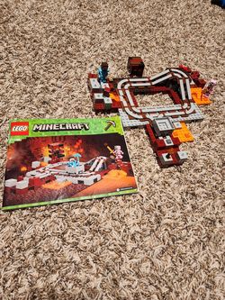 Lego Minecraft Set 21130