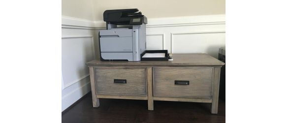 Coffee table w drawer