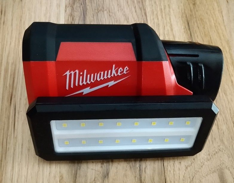 Milwaukee M12 Rover LED Service Repair Flood Light
