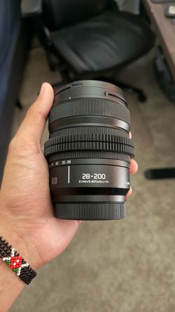 LUMIX 28-200