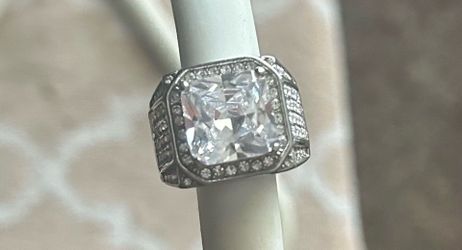 Men’s stainless steel ring size 8, new