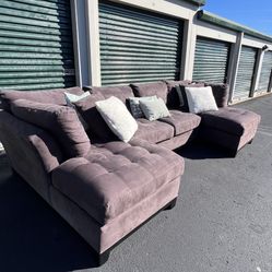 Sectional Couch With Pillows