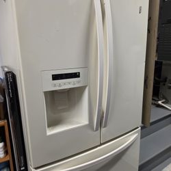 Whirlpoo Fridge.
