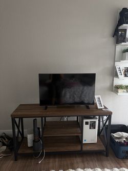 SMALL LG TV AND TV STAND NEED GONE ASAP
