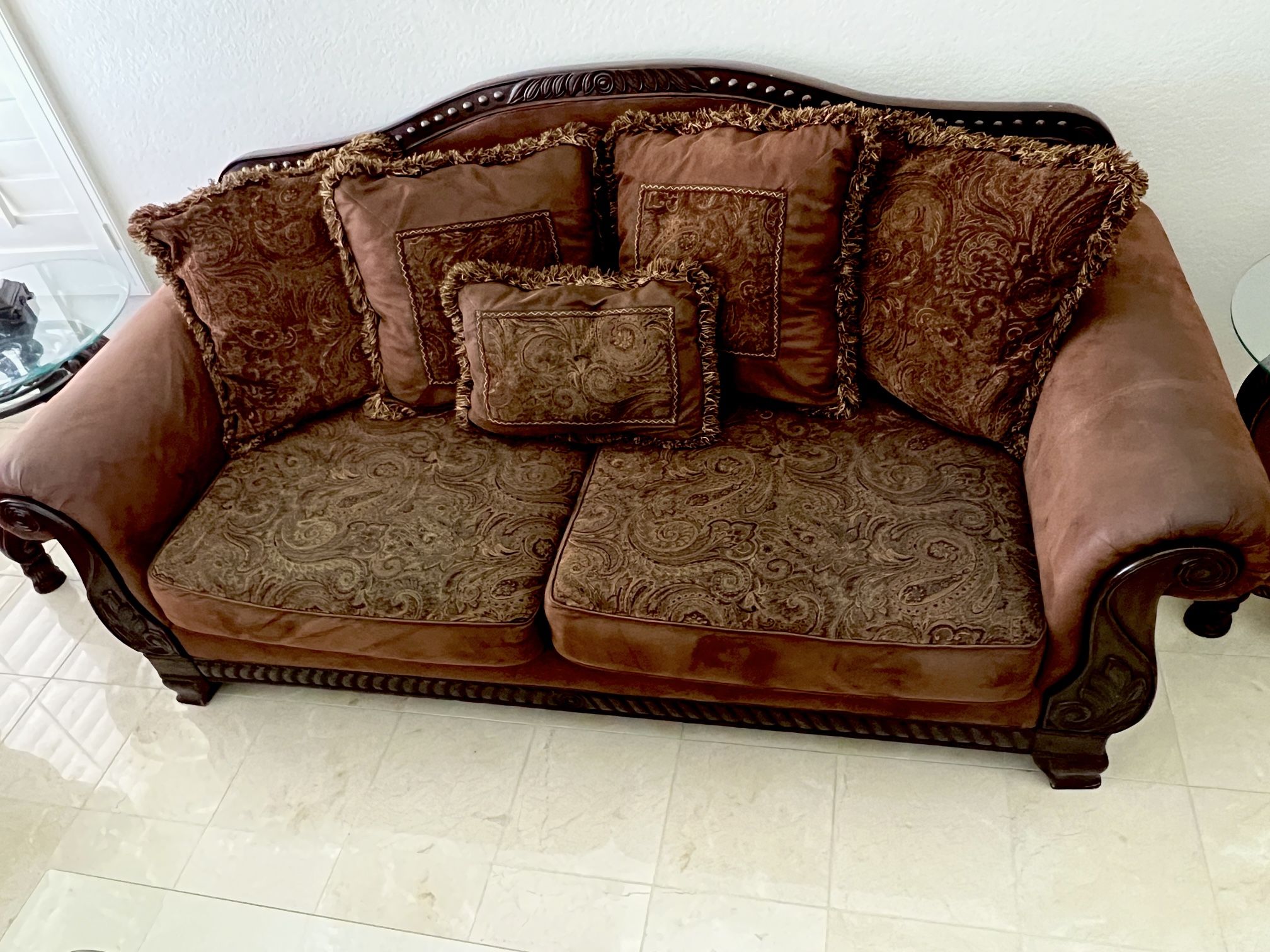 Carved Wooden Sofa Set For Living room 5 Seater