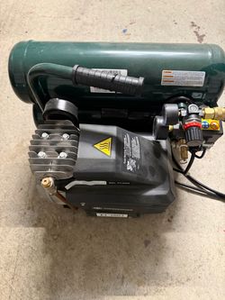 Rolair 4 Gallon Air Compressor