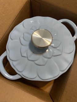 Flower cast iron Dutch oven
