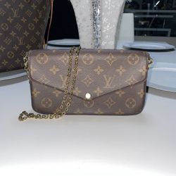 Louis Vuitton Crossbody /clutch 