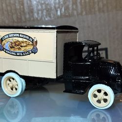 1926 Mack Delivery Truck 1/38, Collectables, Antiques, Hot Wheels, Ertl, Homies, Jada Toys 