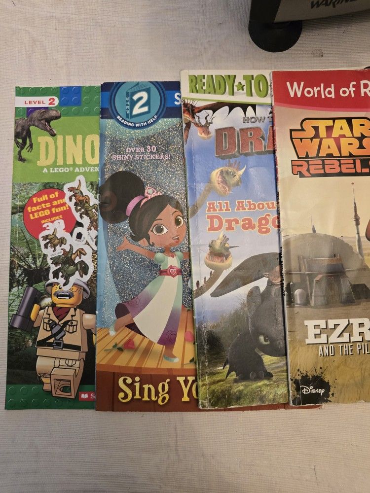 Kids Reading 4 Books Great Condition Level 2