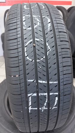 Used of KHUMO 235/60/18 $220