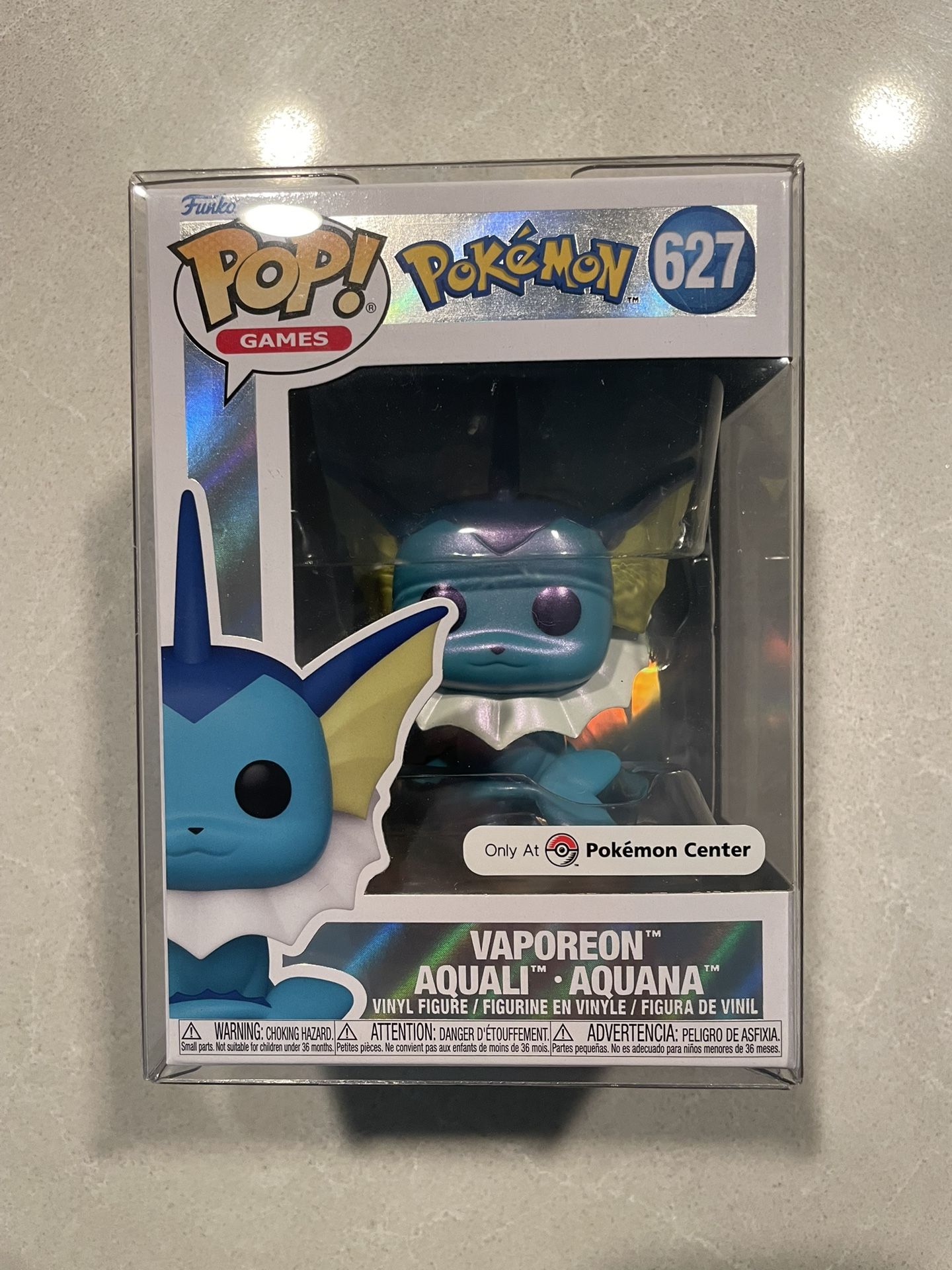 Pearlescent Vaporeon Funko Pop *MINT* Pokemon Center Exclusive Pokémon 627 with Protector Games