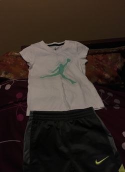 Jordan t-shirt & Nike pants