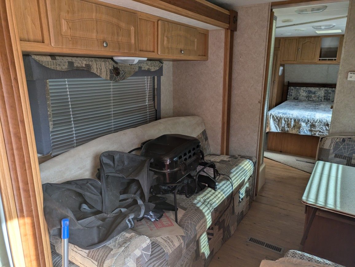 2006 Forest River Grand surveyor