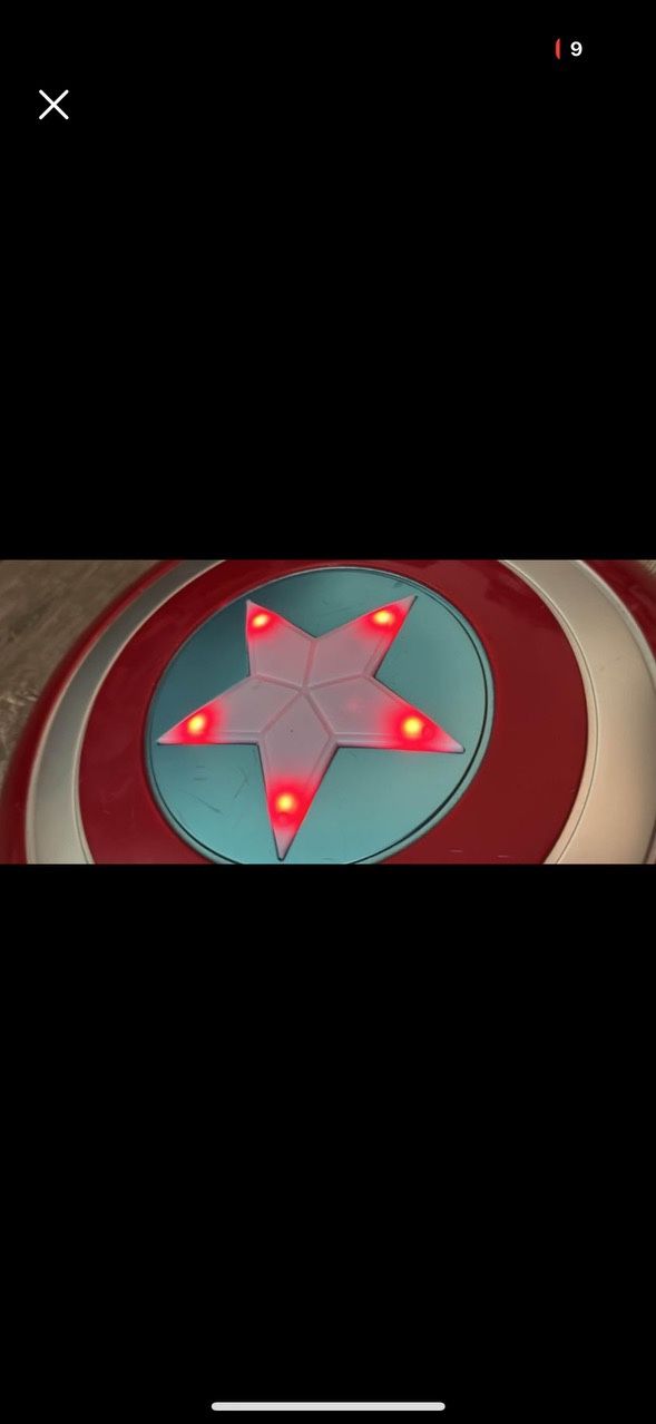 Captain America Shield - Lights Up And Sound Effects