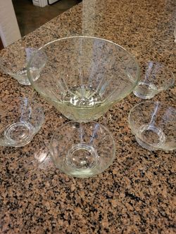 Crystal prince's house original pattern salad bowl set perfect, never been used