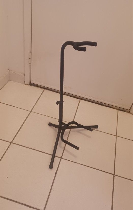 GUITAR STAND